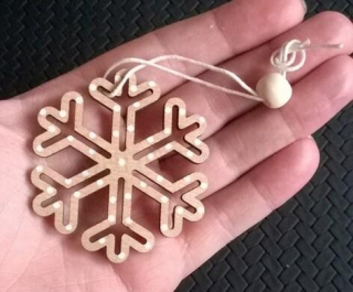 Dřevěné vánoční ozdoby vločka (H379)