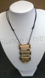 Modní retro náhrdelník s imitací dřeva (BD597)