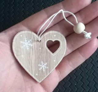 Dřevěné vánoční ozdoby srdce (H380)