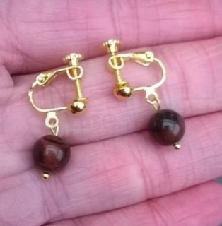 Minerální náušnice byčí oko 8,6 x 8,6 mm (X1296)