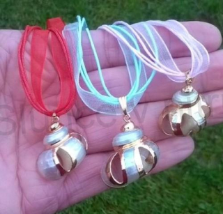 Minerální přírodní náhrdelník pozlacená mušle, lastura (X1315)