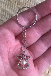 Přívěsek na klíče - andílek pro štěstí bílý (H408)