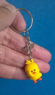 Klíčenka, přívěšek na klíče kuřátko s ptáčkem holubicí (H430)