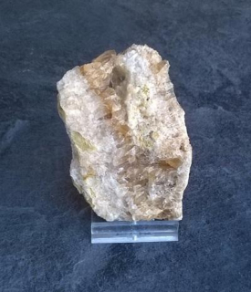 Drúza kalcitu žlutého, medového 164 g (Česká Republika) (X1449)