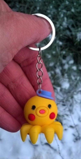 Klíčenka, přívěšek na klíče chobotnice, chobotnička 3D žlutá (H440)