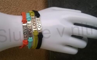 Náremek na ruku s nápisem Love, láska (BC552)
