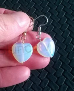 Minerální Opalitové naušnice srdce postříbřené (X1487)