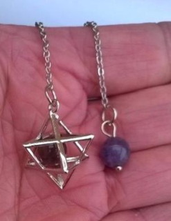 Ametystové kyvadlo do tvaru hvězdy - (virgule) (X1524)