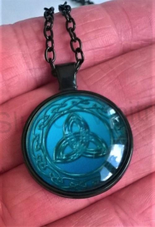 Náhrdelník s přívěškem Triquetra (BD692)