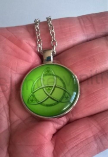 Náhrdelník s přívěškem Triquetra (BD689)